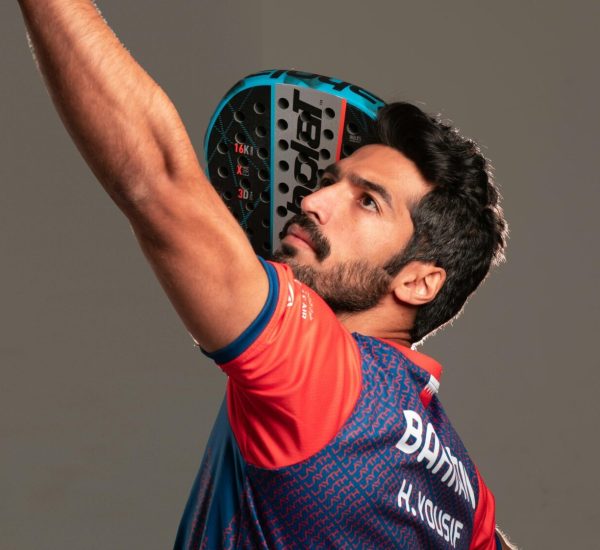 How to Choose the Perfect Padel Racket: Step-by-step advice on selecting based on play style.